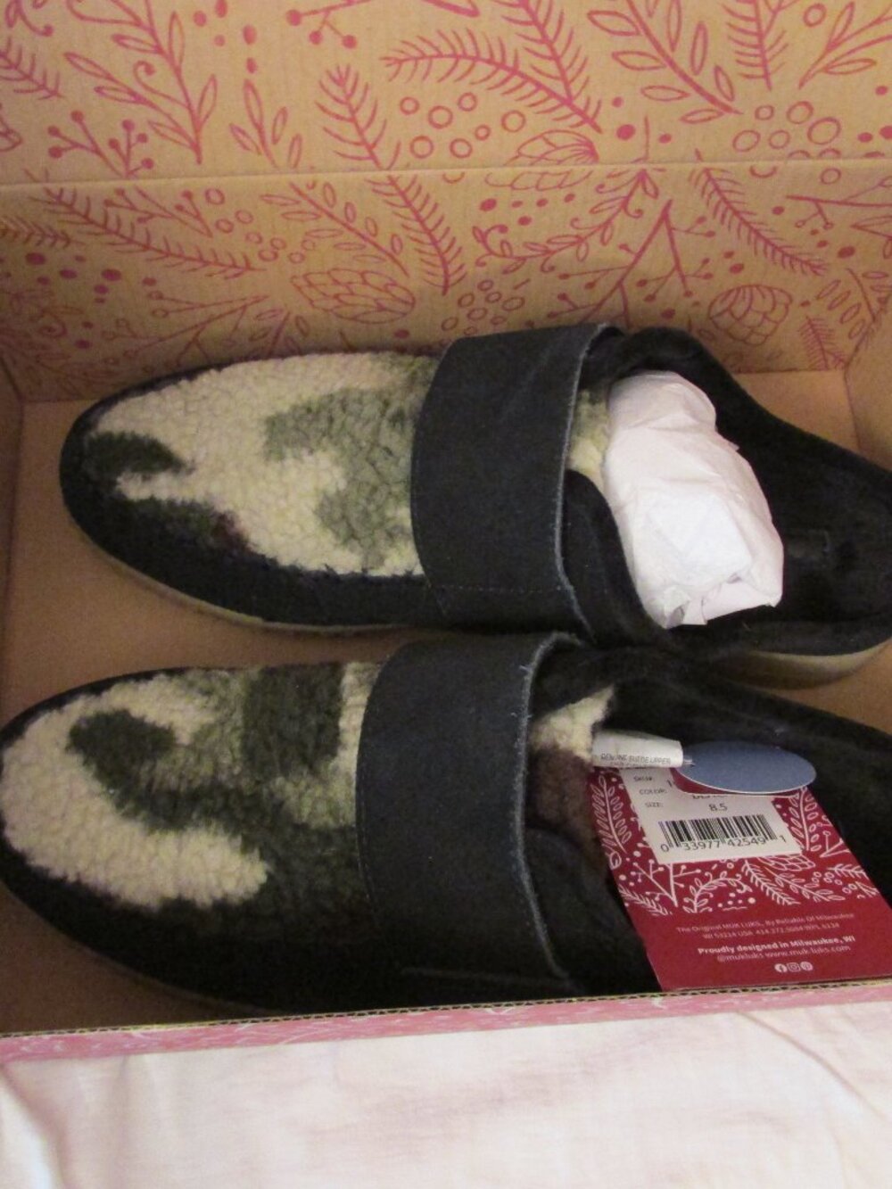 Muk Luks Fleece slide On Shoes New Size 8.5